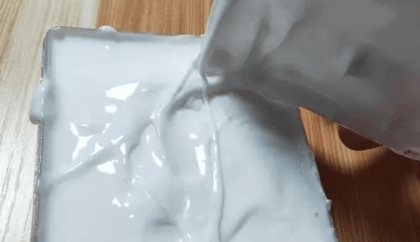 聚氨酯消泡劑應(yīng)用場景圖